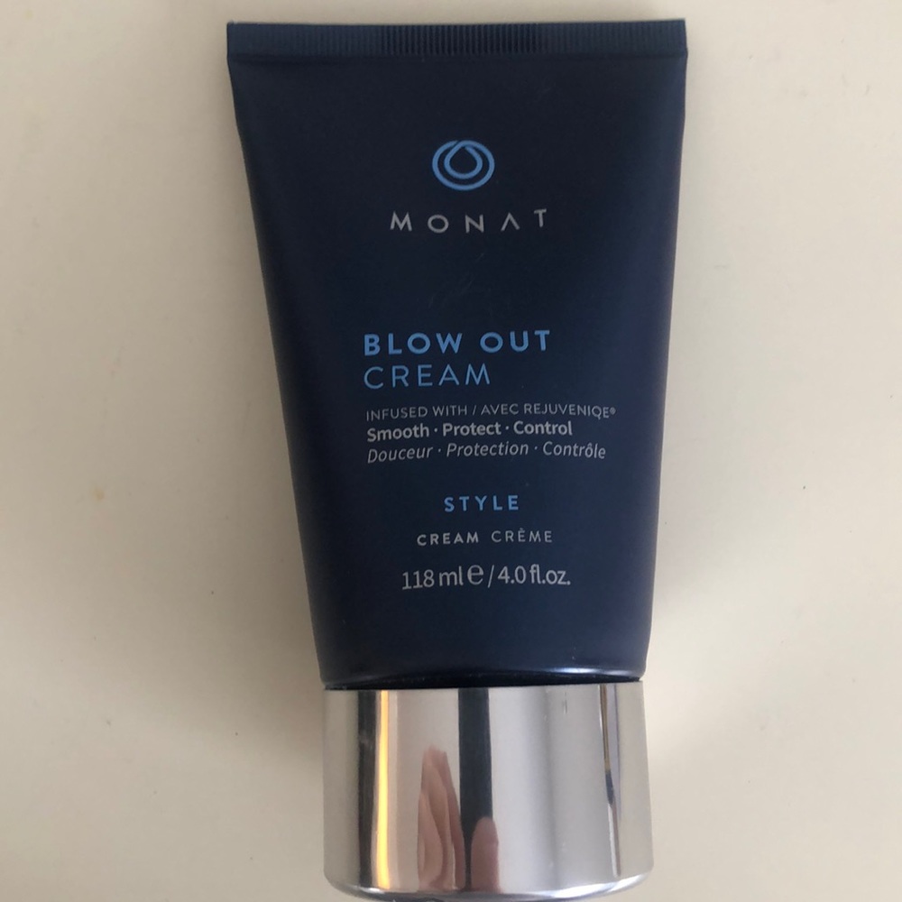 Monat Blow Out Cream